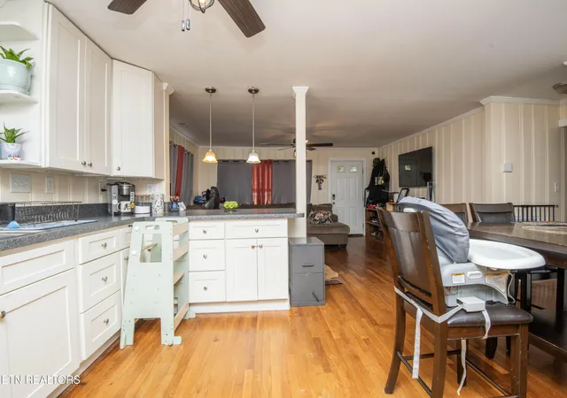 Photo 4 of Single family home for sale at 3914 Oakland Dr, Knoxville, TN 37918 | MLS# 1356847 | Listing updated on 2026-09-26