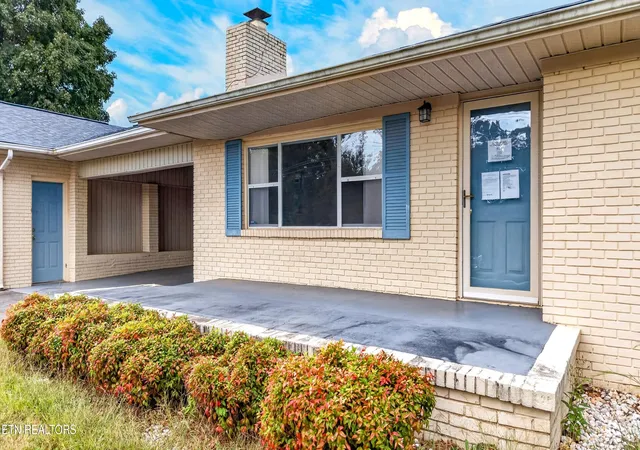 Photo 3 of Sale Pending at 13700 Lakeshore Dr, Rutledge, TN 37861 | MLS# 1356819 | Listing updated on 2026-10-05