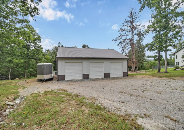 Photo 2 of Single family home for sale at 143 Crestwood Loop, Jamestown, TN 38556 | MLS# 1356816 | Listing updated on 2026-10-07