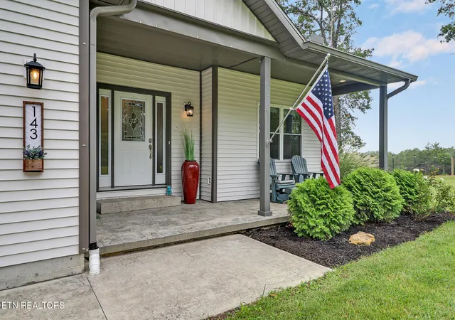 Photo 3 of Single family home for sale at 143 Crestwood Loop, Jamestown, TN 38556 | MLS# 1356816 | Listing updated on 2026-10-07