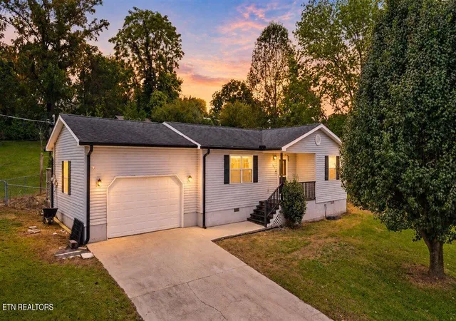 Photo 1 of Sale Pending at 170 S Burress Ln, Jacksboro, TN 37757 | MLS# 1356833 | Listing updated on 2026-10-01