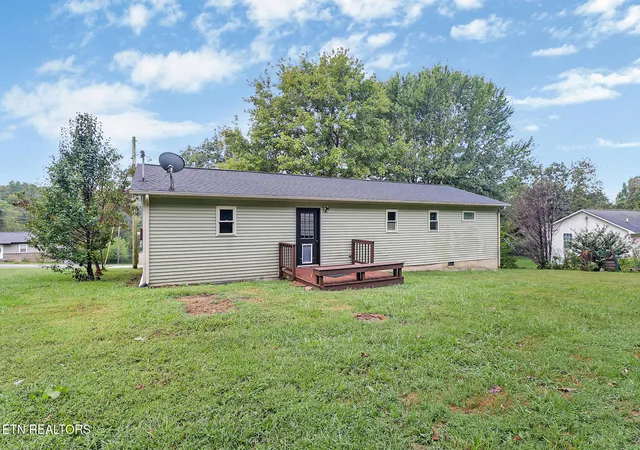 Photo 3 of Single family home for sale at 567 Prentice St, Crossville, TN 38555 | MLS# 1356844 | Listing updated on 2026-09-25