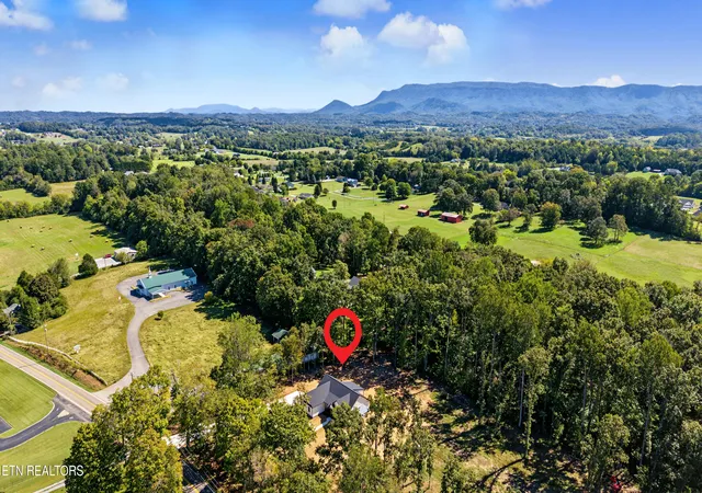 Photo 3 of Sale Pending at 5510 Sevierville Rd, Seymour, TN 37865 | MLS# 1356849 | Listing updated on 2026-09-27