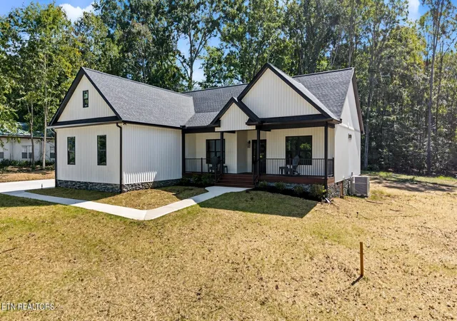 Photo 3 of Sale Pending at 5510 Sevierville Rd, Seymour, TN 37865 | MLS# 1356849 | Listing updated on 2026-09-27