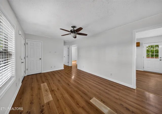 Photo 4 of Single family home for sale at 2444 Honey Grv Ln, Knoxville, TN 37923 | MLS# 1356960 | Listing updated on 2026-10-29