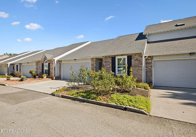 Listing Photo 2 - Condo for sale in building located at 116 Confederacy Cir, Farragut, TN 37934