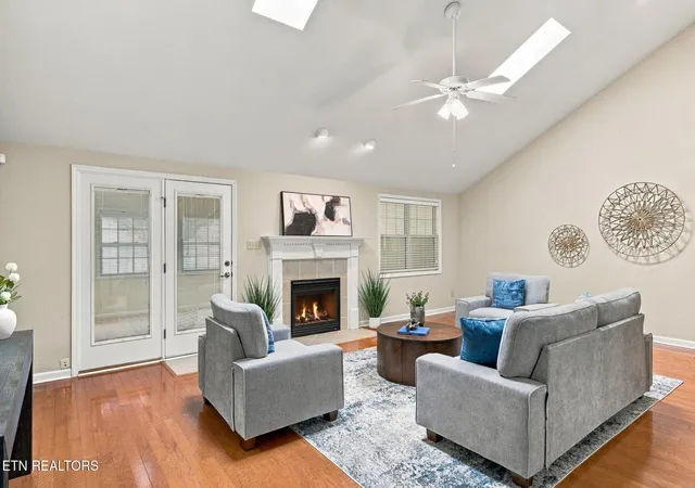 Listing Photo 1 - Condo for sale in building located at 509 Concord Villas Wy, Knoxville, TN 37934 - Unit #