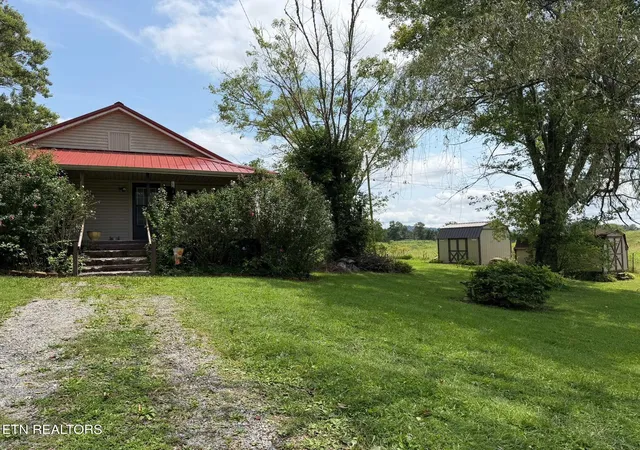 Photo 1 of Single family home for sale at 623 Mcvey Rd, Tazewell, TN 37879 | MLS# 1358724 | Listing updated on 2026-10-13