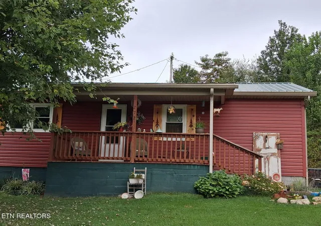 Photo 1 of Single family home for sale at 272 Chittum Rd, Tazewell, TN 37879 | MLS# 1357688 | Listing updated on 2026-10-26