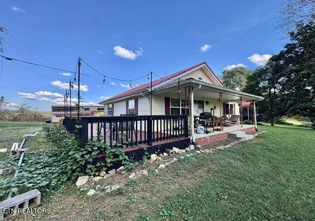 Photo 3 of Single family home for sale at 1511 Giles Holw Rd, Rose Hill, VA 24281 | MLS# 1357647 | Listing updated on 2026-10-02