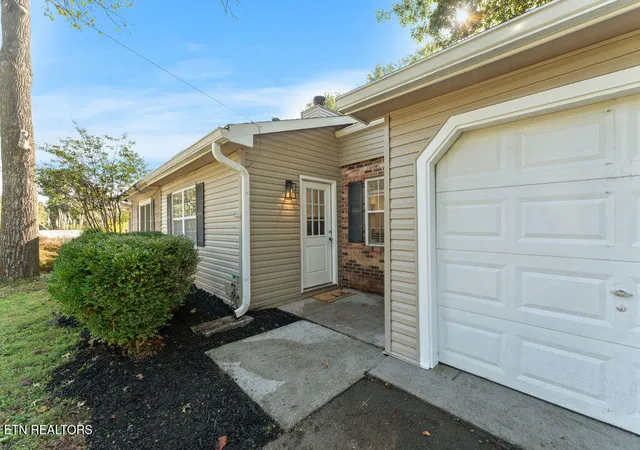 Photo 3 of Single family home for sale at 7553 Chatham Cir, Knoxville, TN 37909 | MLS# 1357667 | Listing updated on 2026-10-26