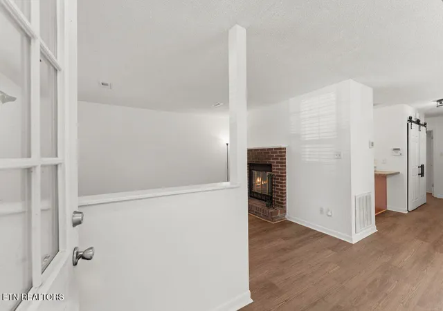 Photo 4 of Single family home for sale at 7553 Chatham Cir, Knoxville, TN 37909 | MLS# 1357667 | Listing updated on 2026-10-26