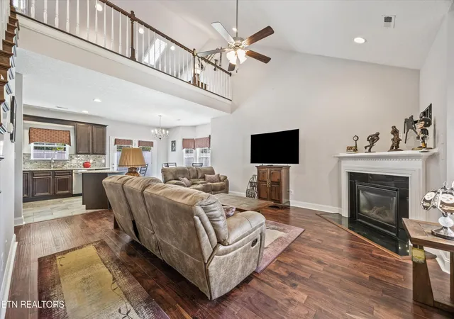 Listing Photo 4 - Condo for sale in building located at 6250 Patel Wy, Knoxville, TN 37909