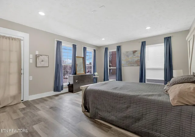 Listing Photo 1 - Condo for sale in building located at 107 N C St, Lenoir City, TN 37771 - Unit #