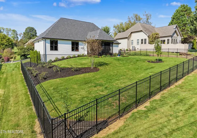 Photo 4 of Sale Pending at 108 Tommotley Dr, Loudon, TN 37774 | MLS# 1358754 | Listing updated on 2026-10-20