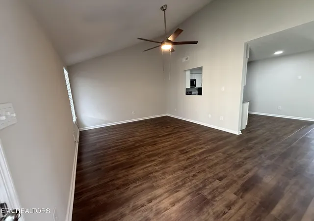 Listing Photo 4 - Condo for sale in building located at 8051 Intervale Wy, Powell, TN 37849