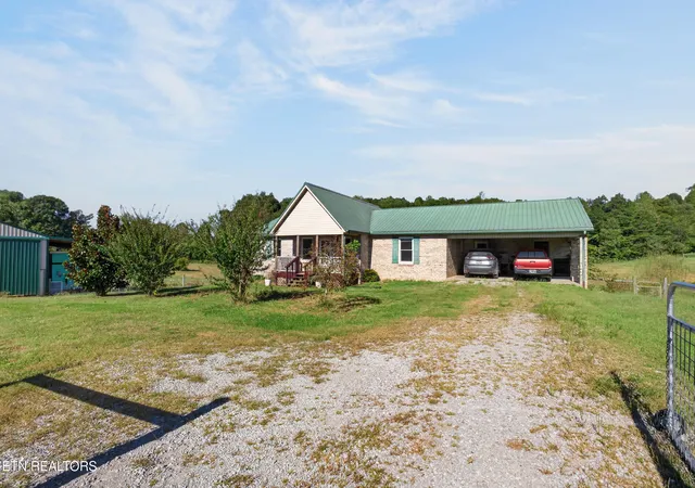 Photo 1 of Single family home for sale at 864 Coles Chapel Rd, Sparta, TN 38583 | MLS# 1358572 | Listing updated on 2026-10-13