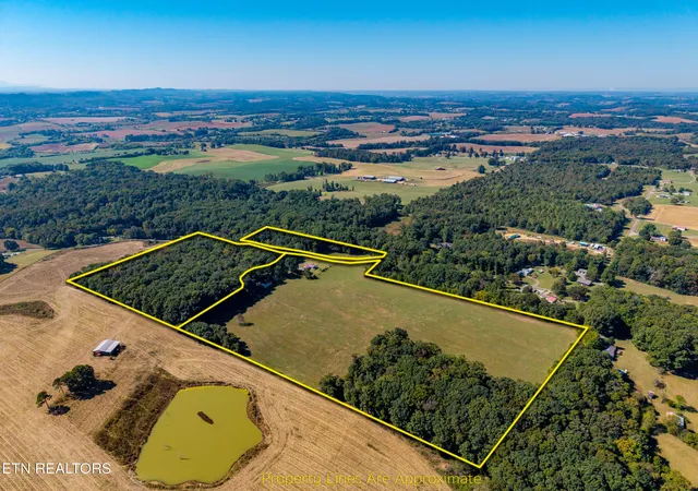 Photo 2 of Single family home for sale at 807 Adkins Rd, Philadelphia, TN 37846 | MLS# 1358641 | Listing updated on 2026-10-21