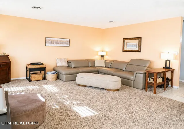 Listing Photo 3 - Condo for sale in building located at 39 Lakeshore Ln, Fairfield Glade, TN 38558 - Unit #59