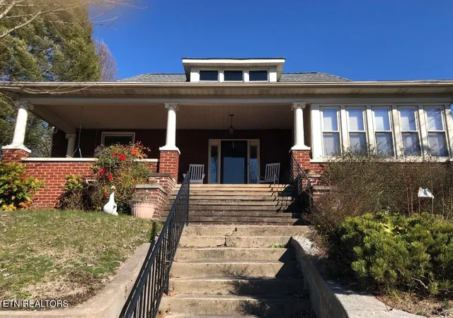 Photo 1 of Single family home for sale at 406 N 25th Street, Middlesboro, KY 40965 | MLS# 1358692 | Listing updated on 2026-10-13