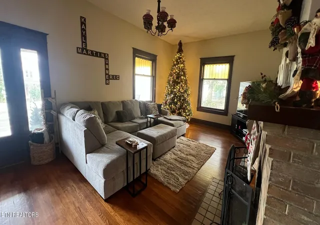 Photo 4 of Single family home for sale at 406 N 25th Street, Middlesboro, KY 40965 | MLS# 1358692 | Listing updated on 2026-10-13