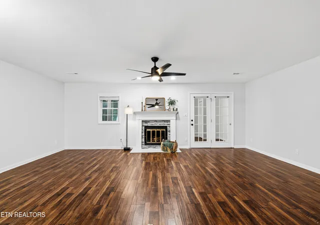 Photo 2 of Single family home for sale at 10468 Laura Lee Ln, Knoxville, TN 37922 | MLS# 1358770 | Listing updated on 2026-10-29