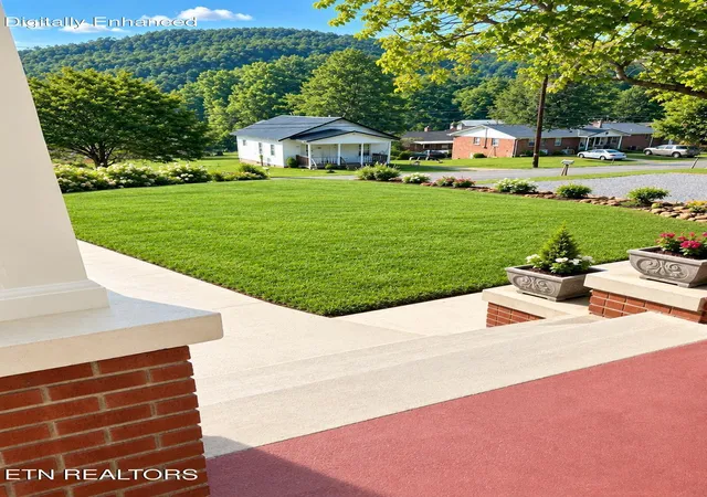 Photo 1 of Single family home for sale at 616 Balmoral Rd, Middlesboro, KY 40965 | MLS# 1358758 | Listing updated on 2026-10-21