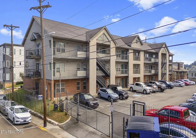 Photo 2 of Condo for sale at 1201 Laurel Ave #101, Knoxville, TN 37916 | MLS# 1358725 | Listing updated on 2026-10-15