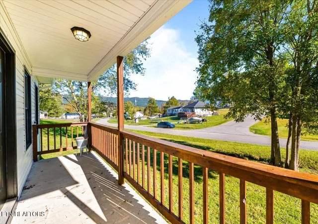 Photo 4 of Single family home for sale at 146 Sandy Hl Rd, La Follette, TN 37766 | MLS# 1359478 | Listing updated on 2026-10-27