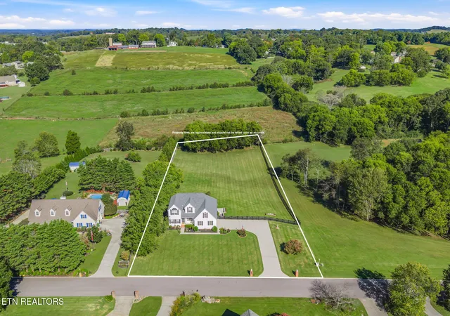 Photo 1 of Single family home for sale at 3716 Laurel Ridge Dr, Maryville, TN 37801 | MLS# 1358802 | Listing updated on 2026-10-28