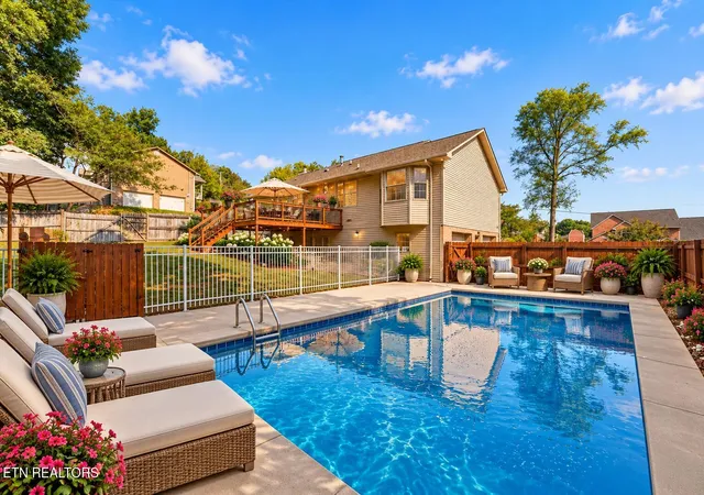 Photo 2 of Single family home for sale at 9229 Hollander Ln, Knoxville, TN 37931 | MLS# 1358922 | Listing updated on 2026-10-28