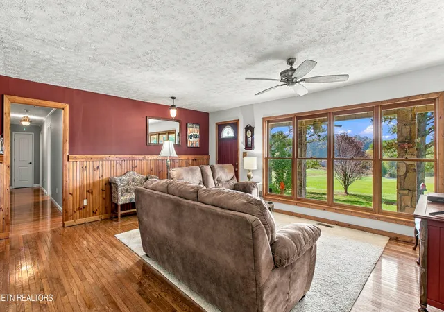 Photo 3 of Single family home for sale at 353 Bell View Rd, Greenback, TN 37742 | MLS# 1358908 | Listing updated on 2026-10-26