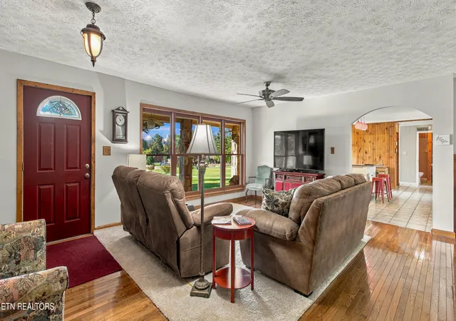 Photo 4 of Single family home for sale at 353 Bell View Rd, Greenback, TN 37742 | MLS# 1358908 | Listing updated on 2026-10-26