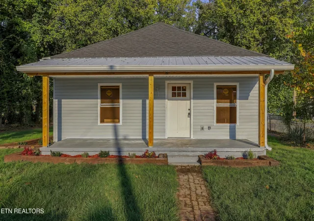 Photo 1 of Sale Pending at 1423 Jefferson Ave, Maryville, TN 37804 | MLS# 1358883 | Listing updated on 2026-10-28