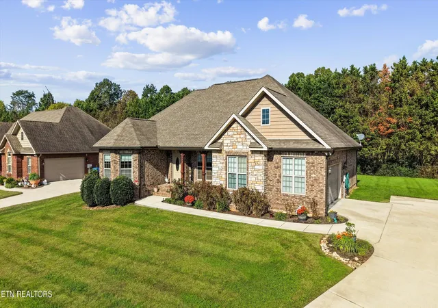 Photo 1 of Single family home for sale at 1132 Linford Cir, Alcoa, TN 37701 | MLS# 1360002 | Listing updated on 2026-10-29