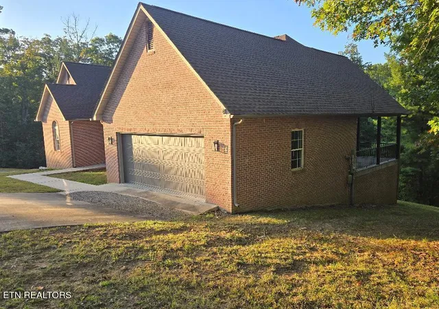 Photo 1 of Single family home for sale at 425 Indian Hills Rd, Oneida, TN 37841 | MLS# 1359044 | Listing updated on 2026-10-16