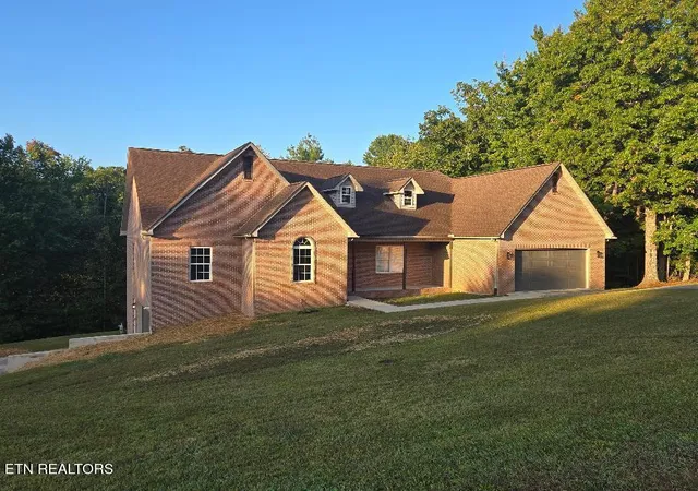 Photo 2 of Single family home for sale at 425 Indian Hills Rd, Oneida, TN 37841 | MLS# 1359044 | Listing updated on 2026-10-16
