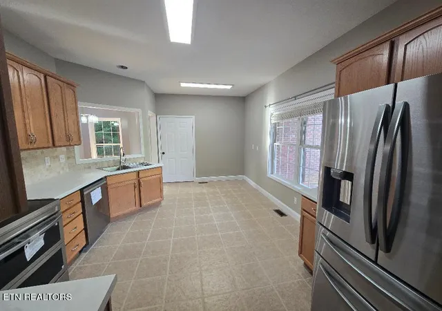 Photo 4 of Single family home for sale at 425 Indian Hills Rd, Oneida, TN 37841 | MLS# 1359044 | Listing updated on 2026-10-16