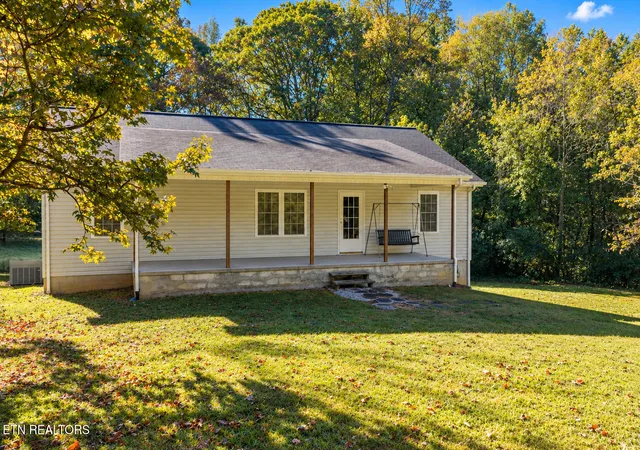 Photo 2 of Sale Pending at 2300 Alberta Dr, Knoxville, TN 37920 | MLS# 1359568 | Listing updated on 2026-10-28