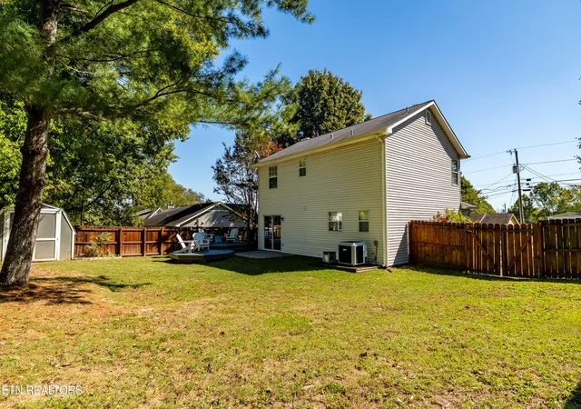 Photo 3 of Single family home for sale at 5931 Slater Ml Ln, Knoxville, TN 37921 | MLS# 1358975 | Listing updated on 2026-10-27