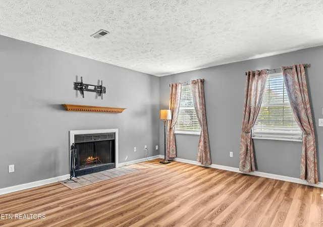 Photo 4 of Single family home for sale at 5931 Slater Ml Ln, Knoxville, TN 37921 | MLS# 1358975 | Listing updated on 2026-10-27