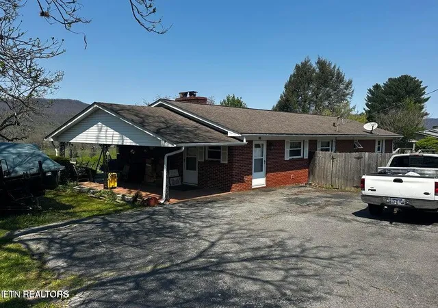 Photo 1 of Single family home for sale at 169 Oxford Cir, Harrogate, TN 37752 | MLS# 1359028 | Listing updated on 2026-10-15