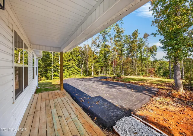 Photo 3 of Single family home for sale at 997 Hutchins Bnd Rd, Sparta, TN 38583 | MLS# 1359159 | Listing updated on 2026-10-30