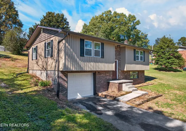 Photo 1 of Single family home for sale at 134 Allen Dr, Tazewell, TN 37879 | MLS# 1359072 | Listing updated on 2026-10-16