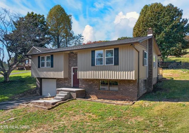 Photo 2 of Single family home for sale at 134 Allen Dr, Tazewell, TN 37879 | MLS# 1359072 | Listing updated on 2026-10-16