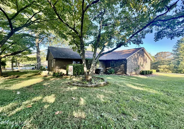 Photo 4 of Single family home for sale at 910 Lakewood Dr, Jefferson City, TN 37760 | MLS# 1359099 | Listing updated on 2026-10-21
