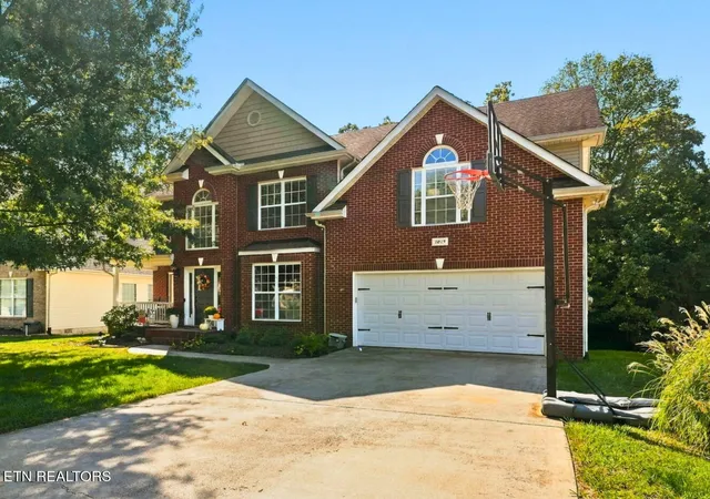 Photo 1 of Sale Pending at 2019 Fall Hvn Ln, Knoxville, TN 37932 | MLS# 1359261 | Listing updated on 2026-10-28