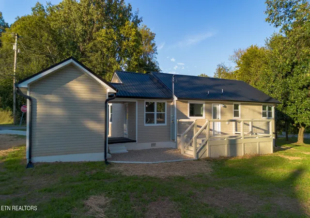 Photo 4 of Single family home for sale at 815 W Mountcastle St, Jefferson City, TN 37760 | MLS# 1359121 | Listing updated on 2026-10-30