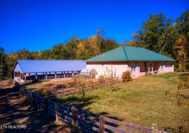 Single family home for sale at 320 Spruce Crk Dr, Jamestown, TN 38556 | MLS# 1359438