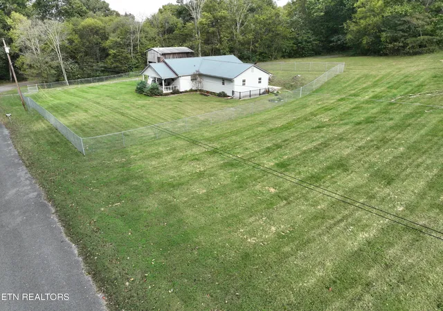 Photo 4 of Single family home for sale at 1250 River Rd, Morristown, TN 37813 | MLS# 1359158 | Listing updated on 2026-10-18